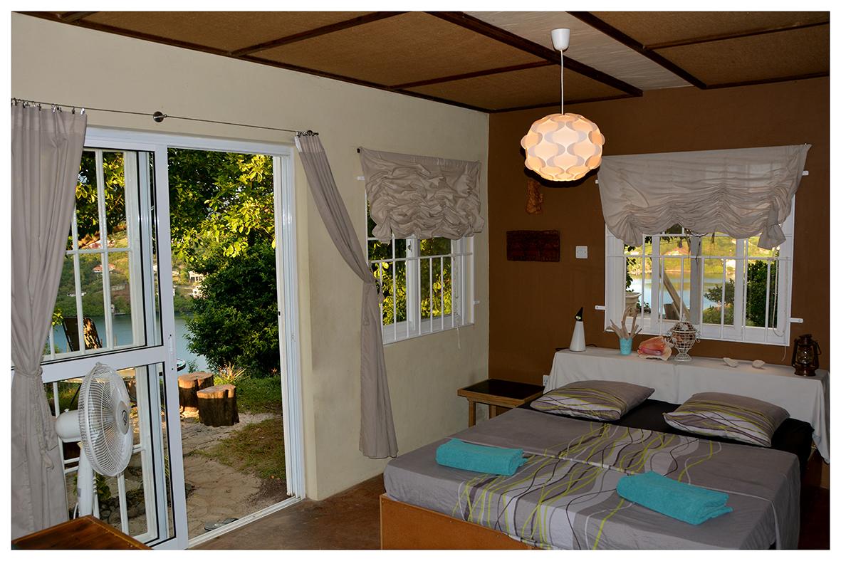 KERHEOL apartment queen bed